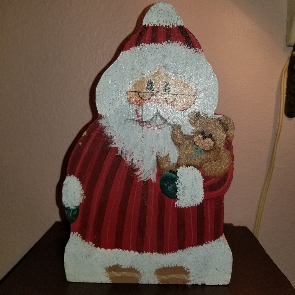 Wooden Vintage HAND CARVED SANTA Claus Figure